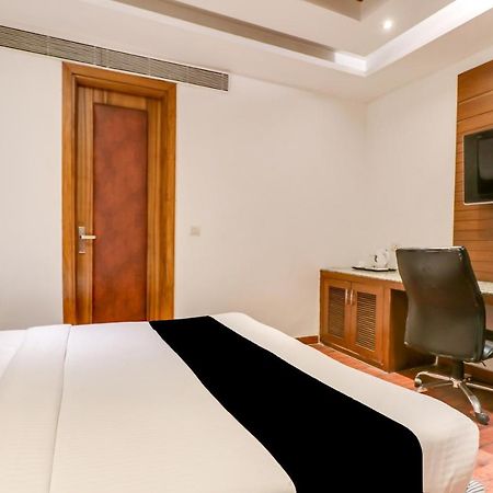 Townhouse 939 Hotel Gagan Inn Near Satyam Inox Patel Nagar Ню Делхи Екстериор снимка