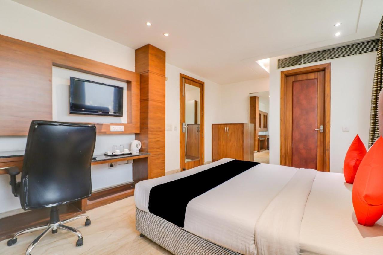 Townhouse 939 Hotel Gagan Inn Near Satyam Inox Patel Nagar Ню Делхи Екстериор снимка