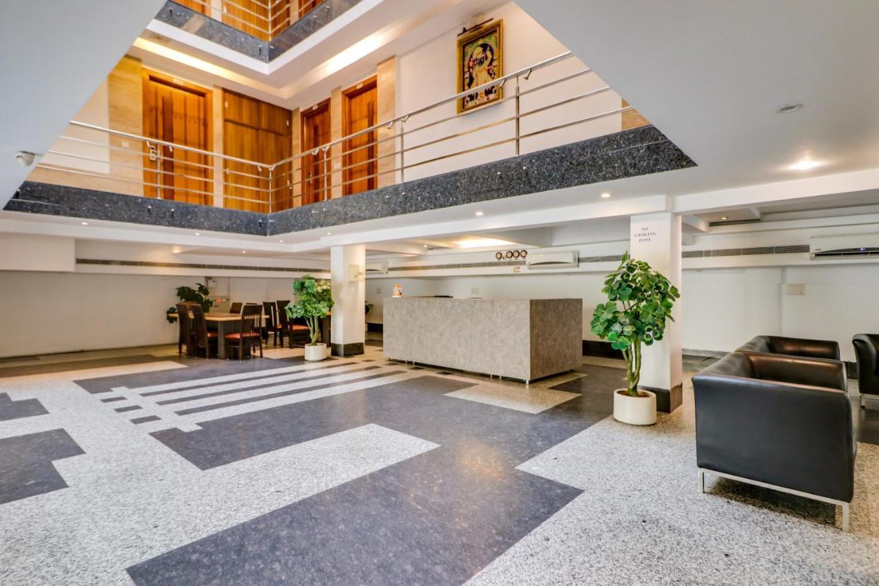 Townhouse 939 Hotel Gagan Inn Near Satyam Inox Patel Nagar Ню Делхи Екстериор снимка