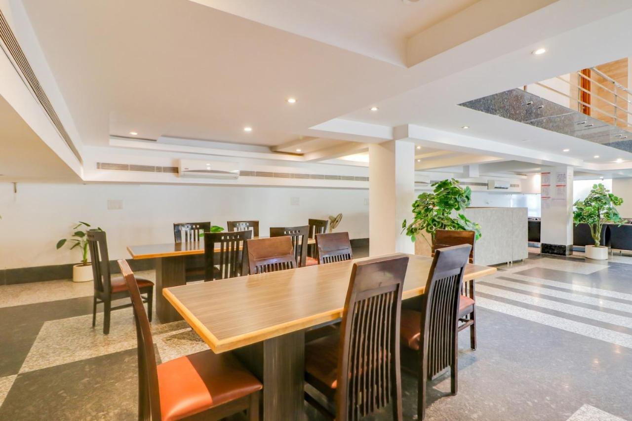 Townhouse 939 Hotel Gagan Inn Near Satyam Inox Patel Nagar Ню Делхи Екстериор снимка