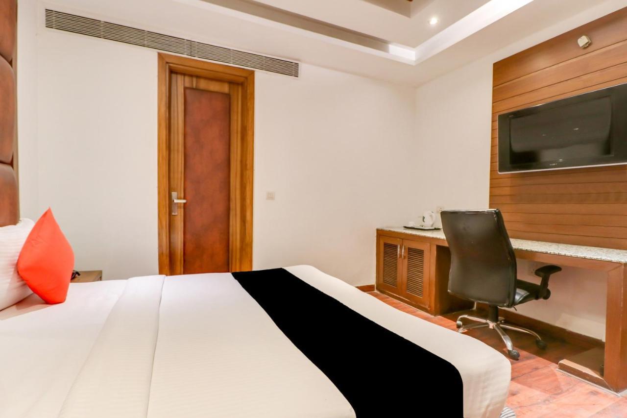 Townhouse 939 Hotel Gagan Inn Near Satyam Inox Patel Nagar Ню Делхи Екстериор снимка